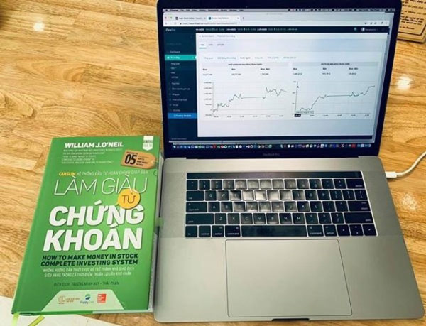  Làm giàu từ chứng khoán dẫn dắt người đọc đến với những cách đầu tư hiệu quả nhất.