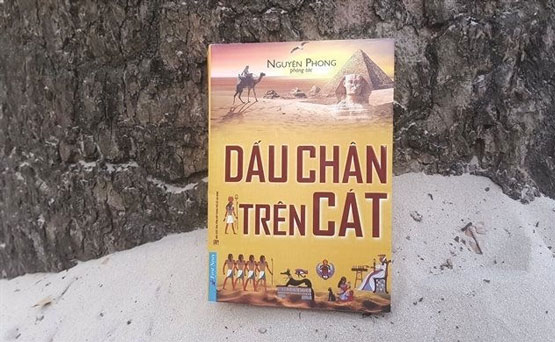 Review sách Dấu Chân Trên Cát - Nguyên Phong