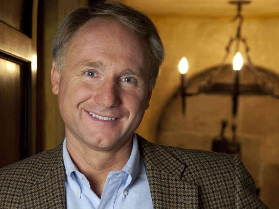  Chân dung tác giả Dan Brown